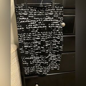 Black white print pull on pencil skirt